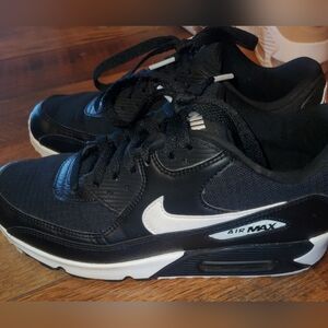 Black Nike Women's shoes